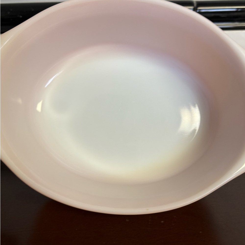 Vintage Pyrex Orange Oval 1 1/2 qt casserole dish. 043 - Picture 10 of 13